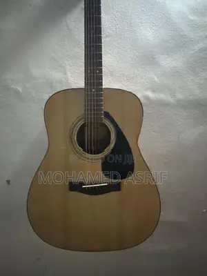 Yamaha F310 Acoustic Guitar