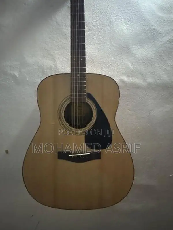 Yamaha F310 Acoustic Guitar