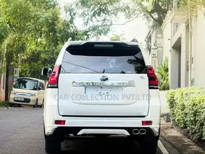 Toyota Land Cruiser Prado 2023