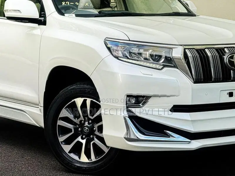 Toyota Land Cruiser Prado 2023