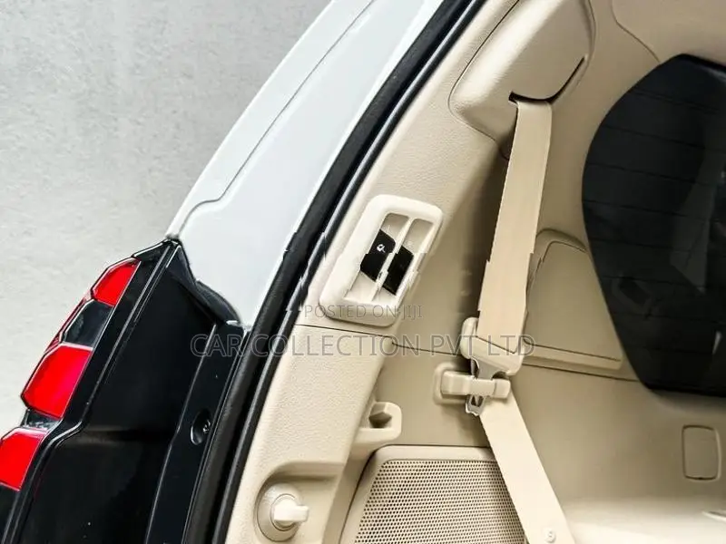 Toyota Land Cruiser Prado 2023