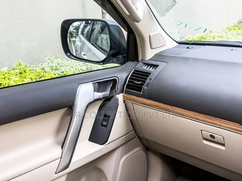 Toyota Land Cruiser Prado 2023