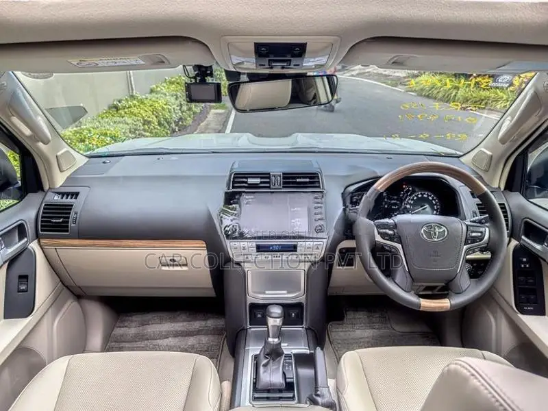 Toyota Land Cruiser Prado 2023