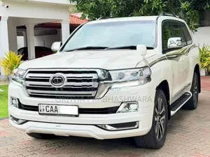 Toyota Land Cruiser V8 PALATHSABHA MODEL 2013