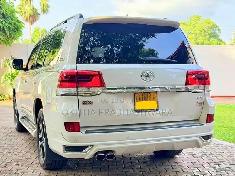 Toyota Land Cruiser V8 ZX PETROL 2010