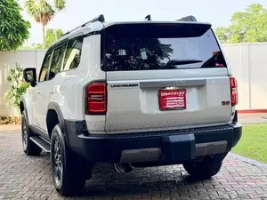 Toyota Land Cruiser Prado 250 VX 2025