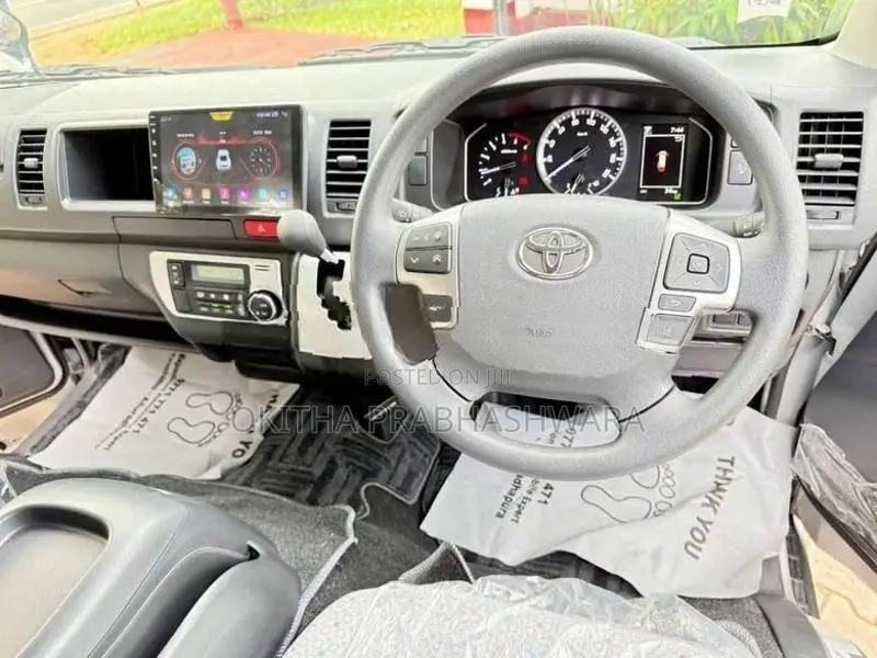 Toyota GDH 223B Highroof Japan 2024