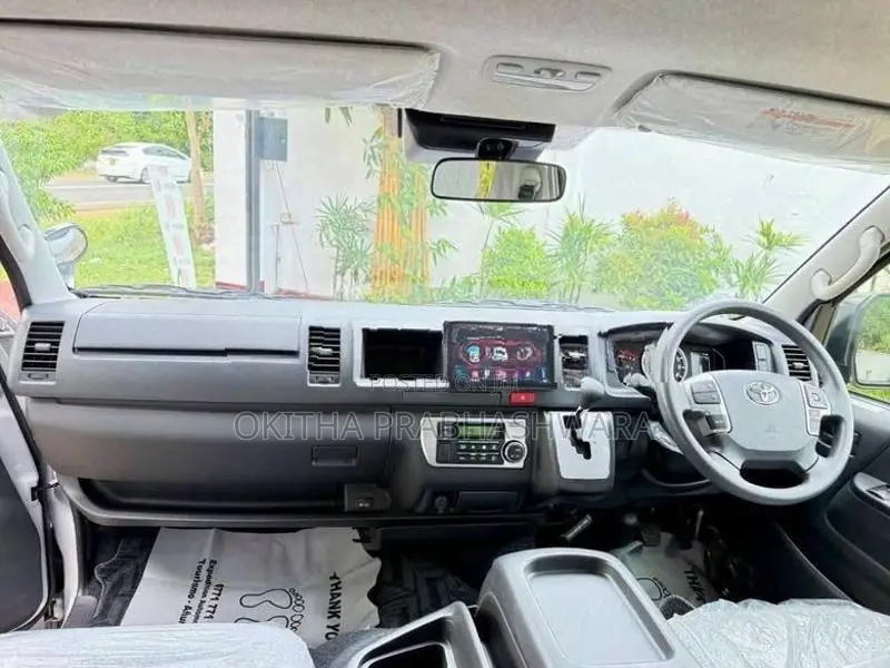 Toyota GDH 223B Highroof Japan 2024