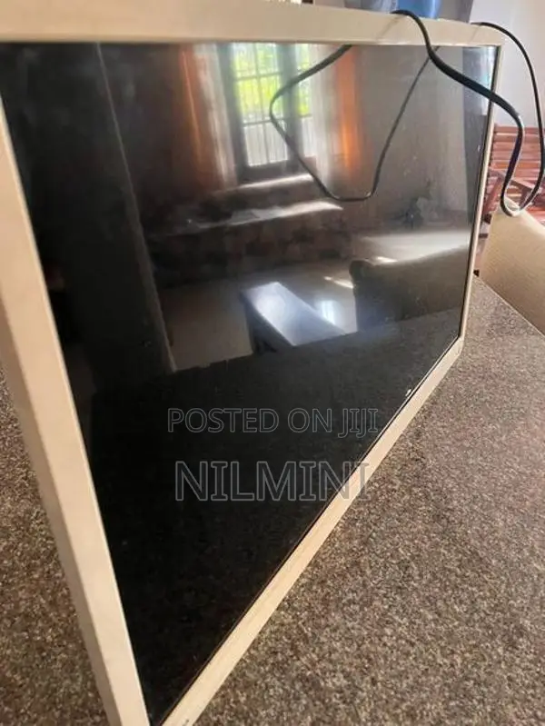 Toshiba 32” Smart TV for Parts