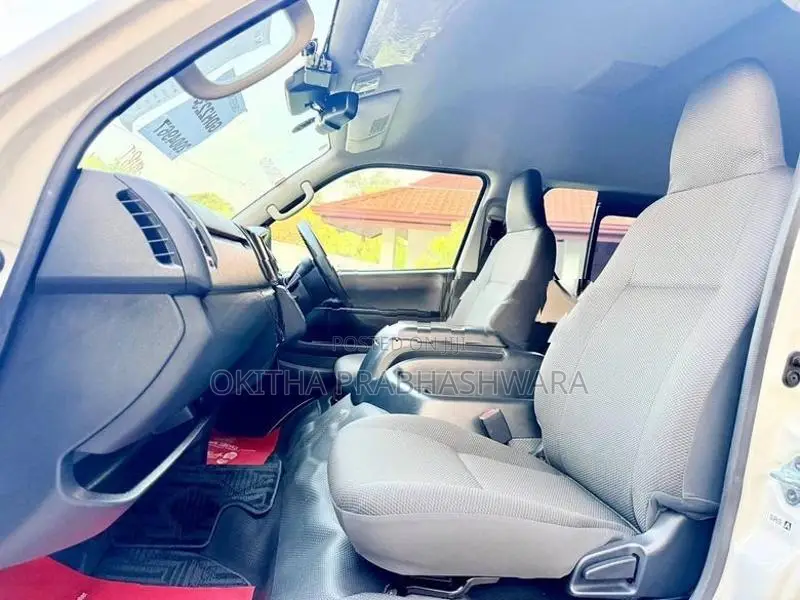 Toyota GDH GDH223 Highroof 2023