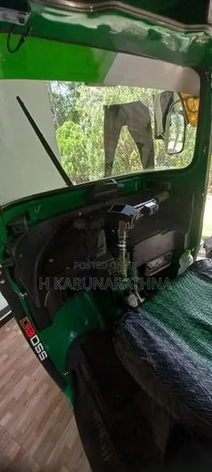 Bajaj RE 2016