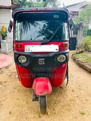 Bajaj RE 2015