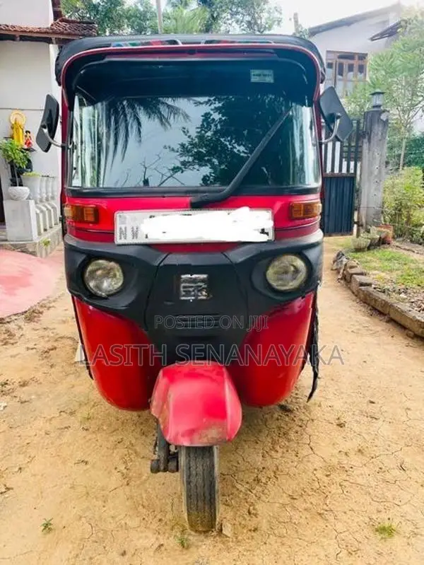 Bajaj RE 2015