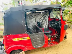 Bajaj RE 2015