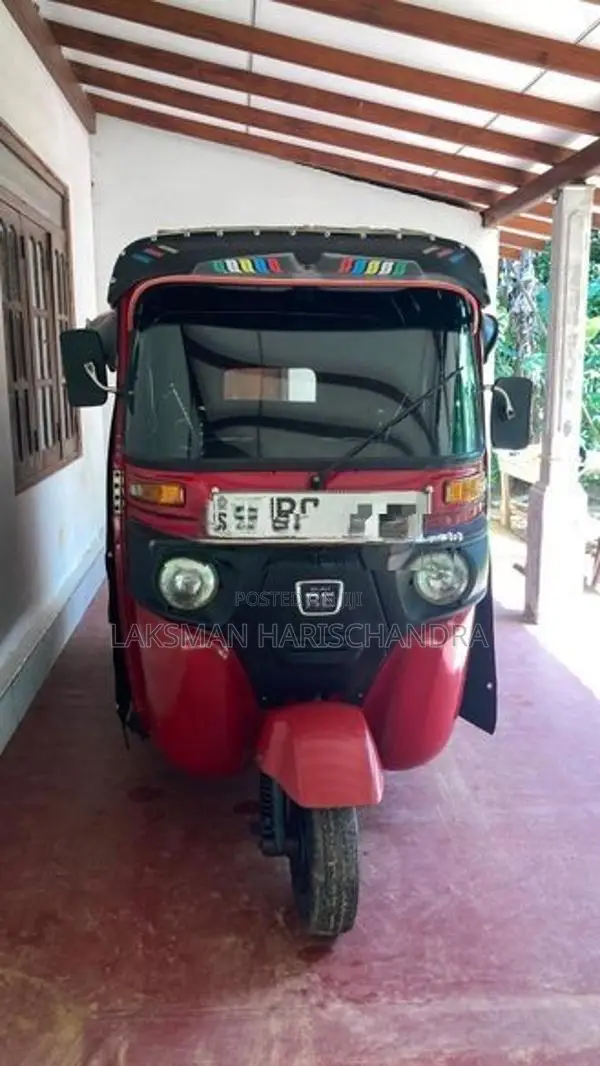 Bajaj RE 2015