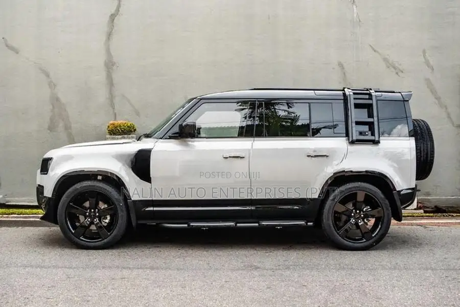 Land Rover Defender P300 Borasco Grey 2026