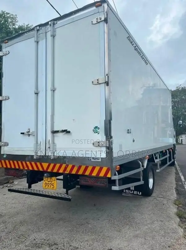 Isuzu Forward 20ft Freezer Lorry 2011