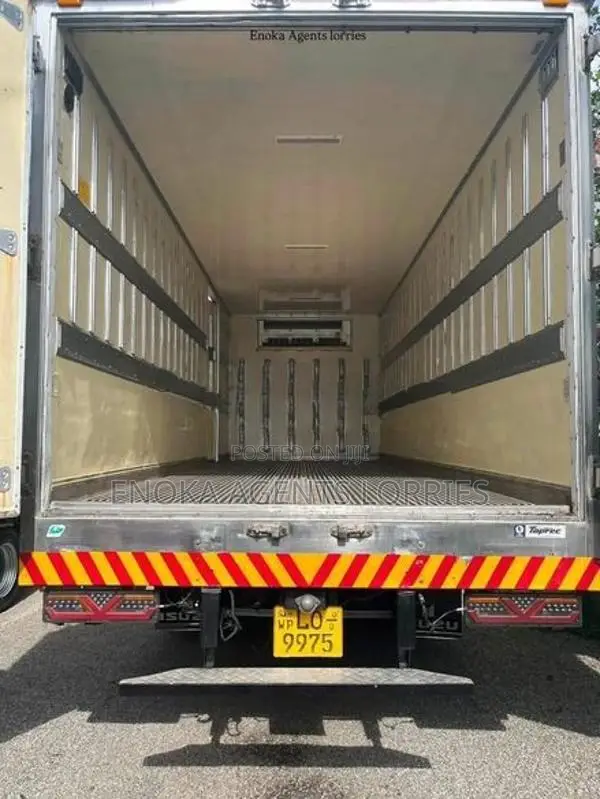 Isuzu Forward 20ft Freezer Lorry 2011