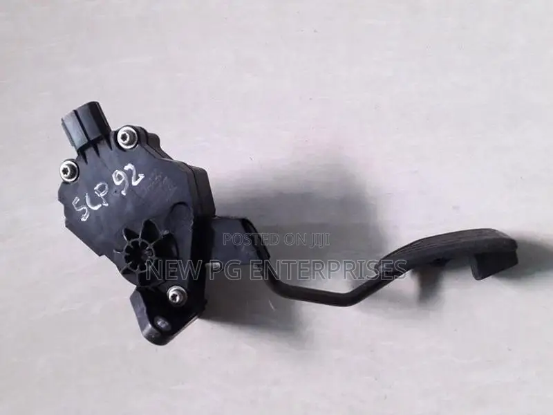Toyota Belta SCP92 Accelerator Pedal