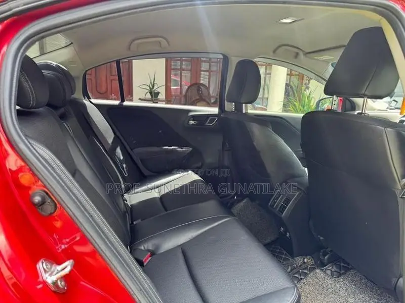 Honda Grace EX Sensing 2018
