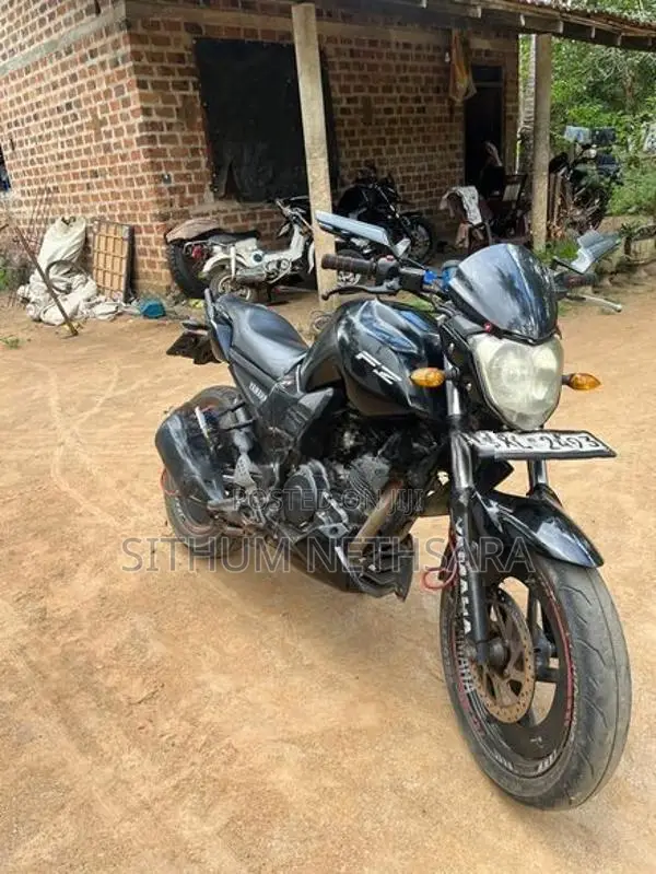 Yamaha FZ S 2012