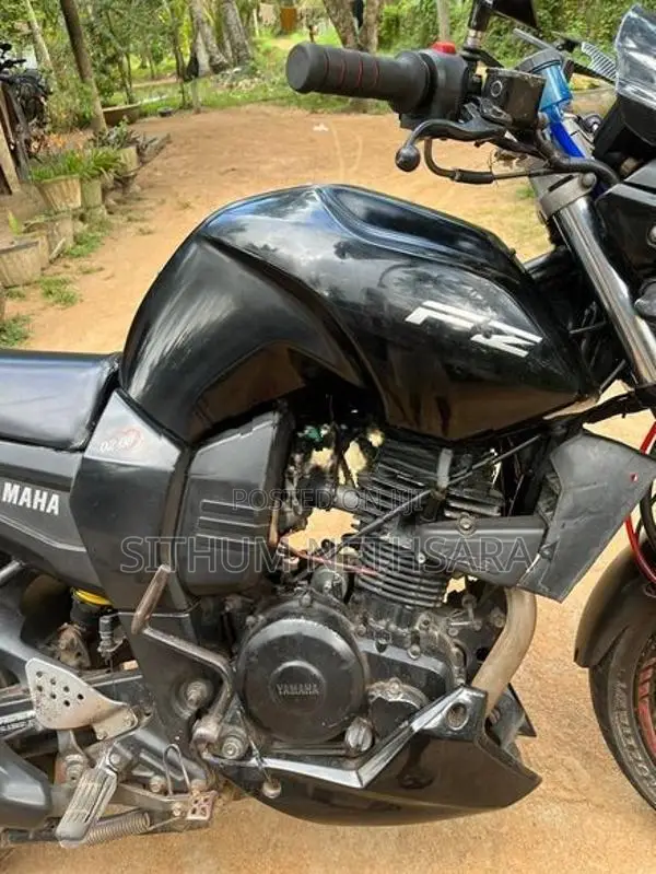 Yamaha FZ S 2012