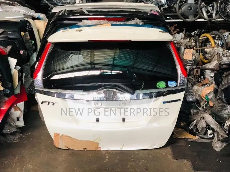 Honda Fit GP5 Dicky Door