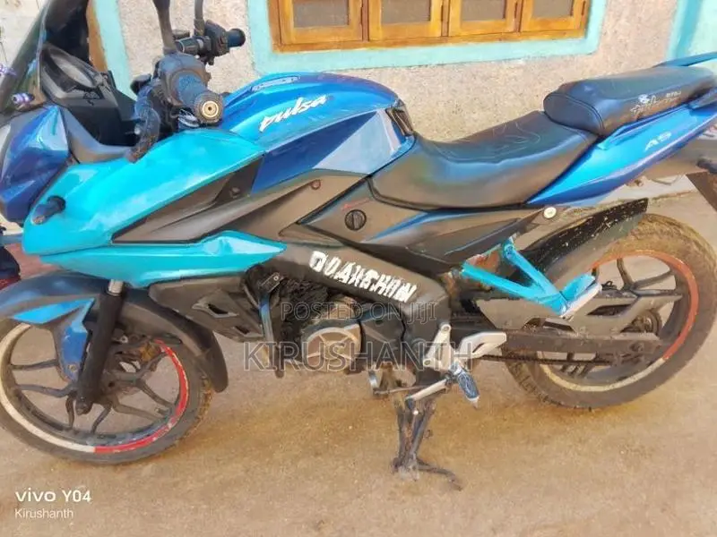 Bajaj Pulsar 150 2015