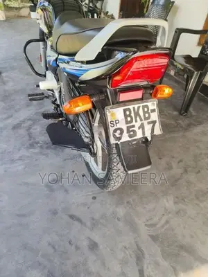 Bajaj CT100 2025