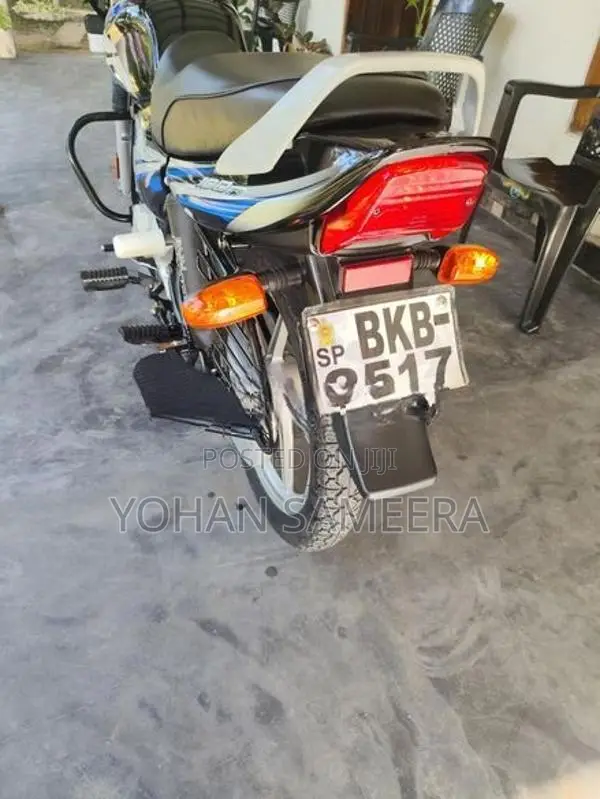 Bajaj CT100 2025