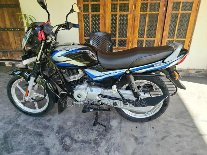Bajaj CT100 2025