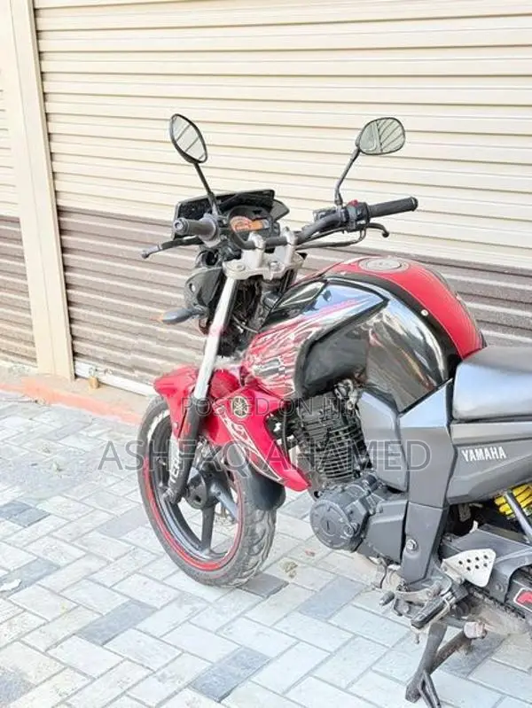 Yamaha FZ S 2014