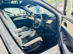 Honda Vezel Z Play 4WAY 10spk BN 2026