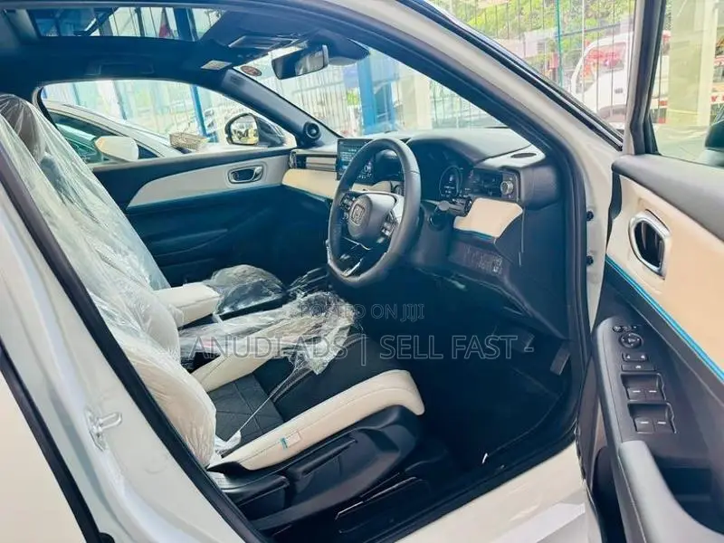Honda Vezel Z Play 4WAY 10spk BN 2026