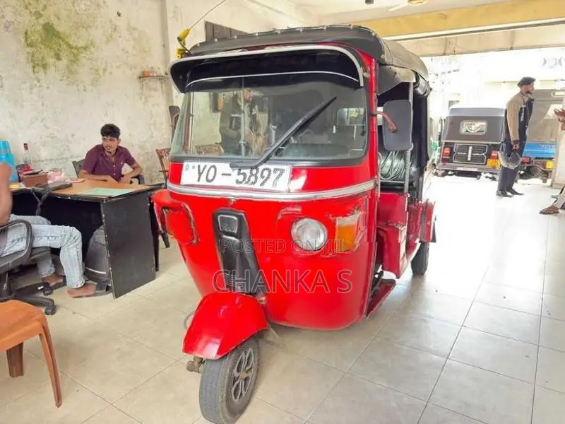 Bajaj 205 2011