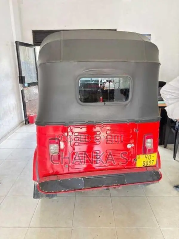 Bajaj 205 2011