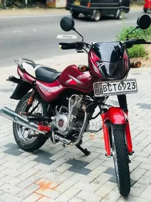 Bajaj CT100 2015