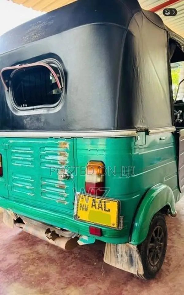 Bajaj RE 205 2013