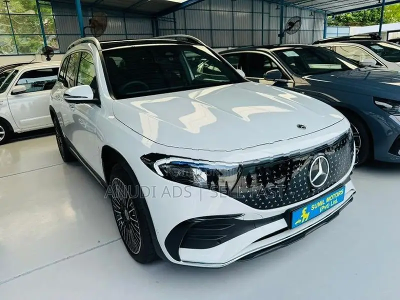 Mercedes Benz EQB 250 Plus AMG Premium 2024