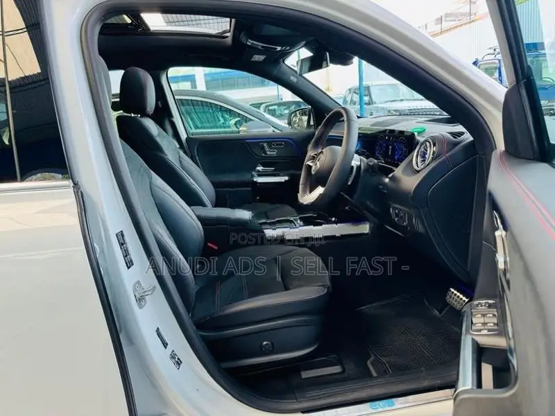 Mercedes Benz EQB 250 Plus AMG Premium 2024