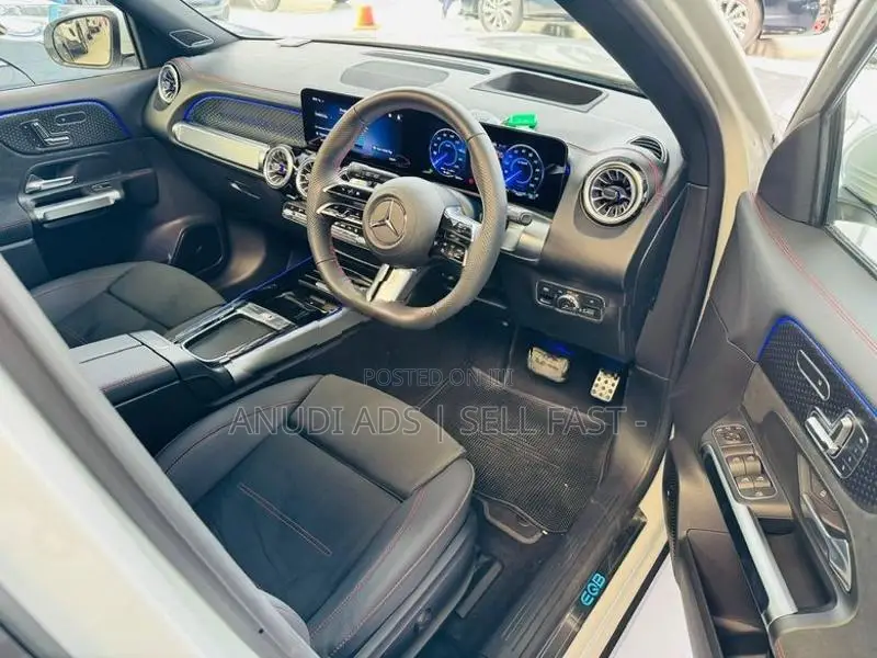 Mercedes Benz EQB 250 Plus AMG Premium 2024
