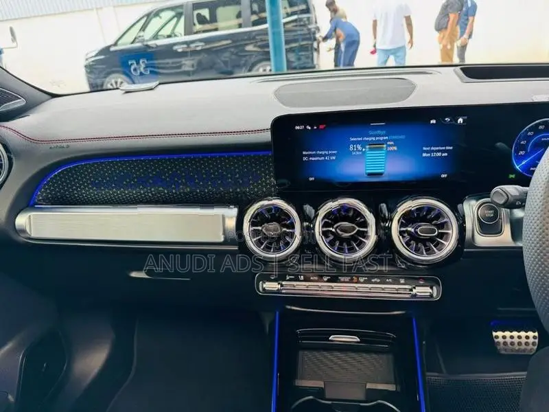 Mercedes Benz EQB 250 Plus AMG Premium 2024