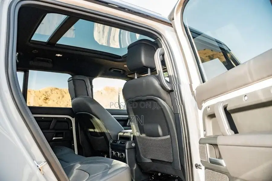 Land Rover Defender P300e X-Dynamic HSE 2026