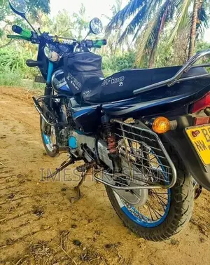 Bajaj CT100 2015