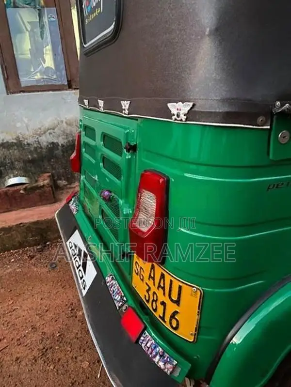 Bajaj RE 2014