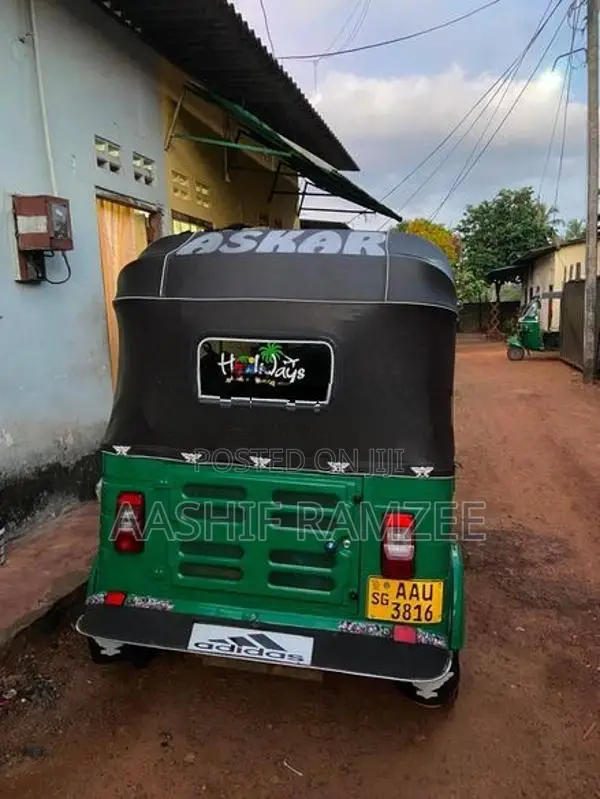 Bajaj RE 2014