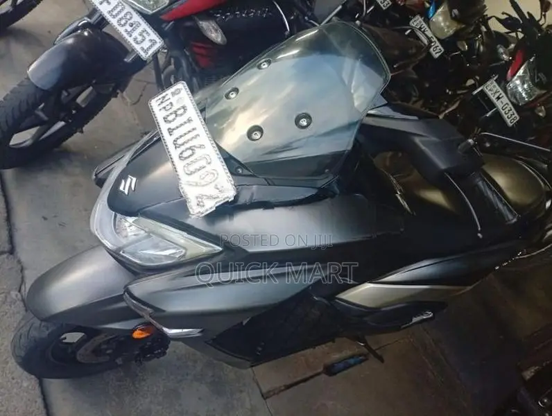 Suzuki Burgman 2021