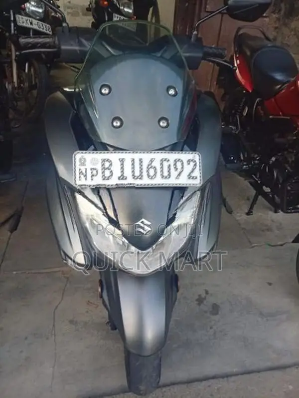Suzuki Burgman 2021