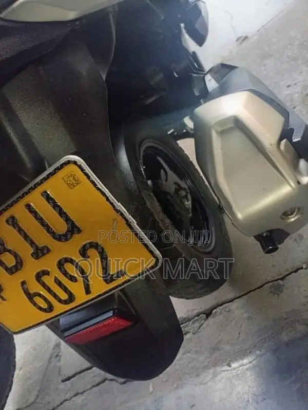 Suzuki Burgman 2021