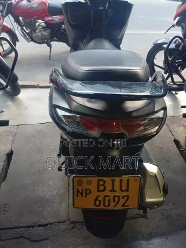 Suzuki Burgman 2021